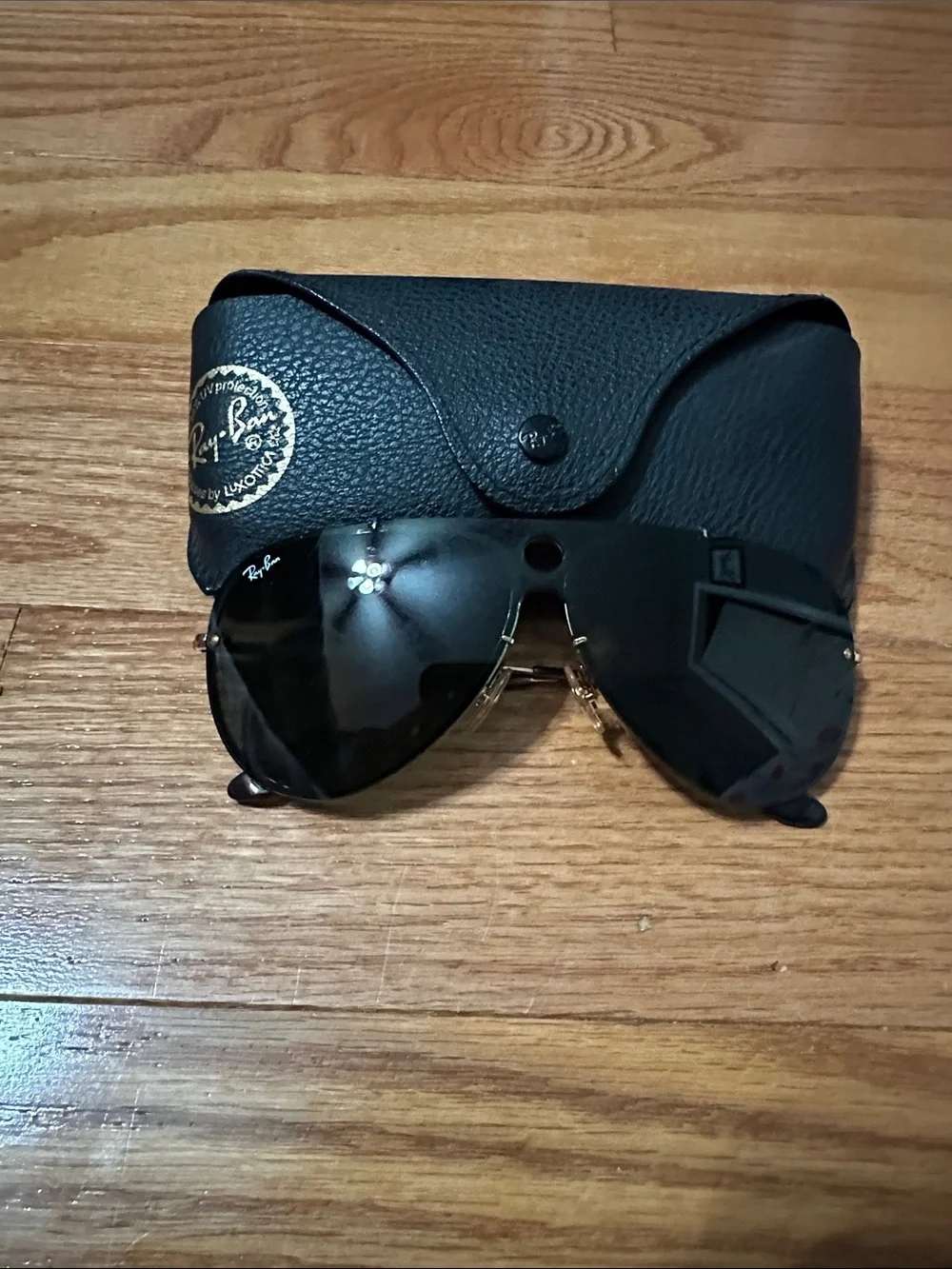 Ray-Ban Black Aviator Sunglasses Nwot with Case